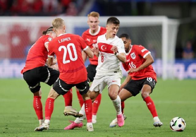 1719959568319032127.jpg 6150f6a2gy1hracihx3e9j216v0u0wk9.jpg