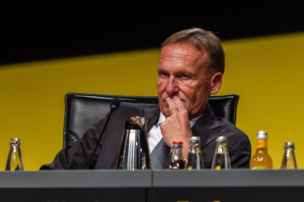 NBA直播-瓦茨克：欧足联应引入财务违规扣分规则和工资帽，仅罚钱根本没用